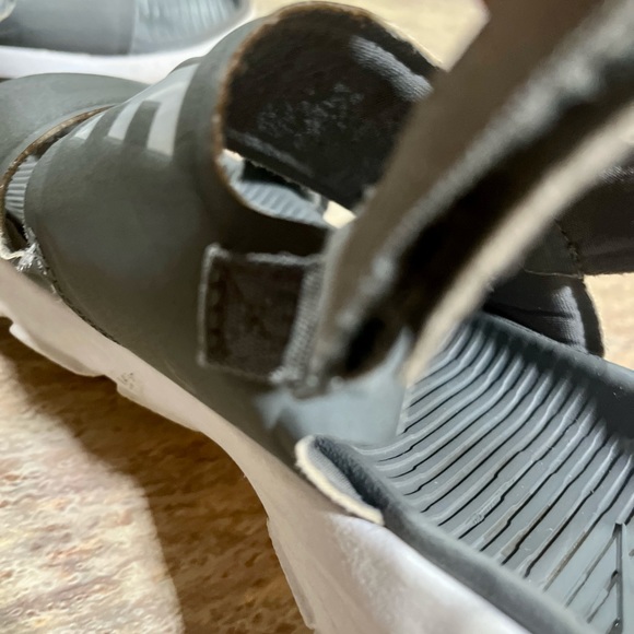 Nike open toe strapped sandals - Picture 14 of 15